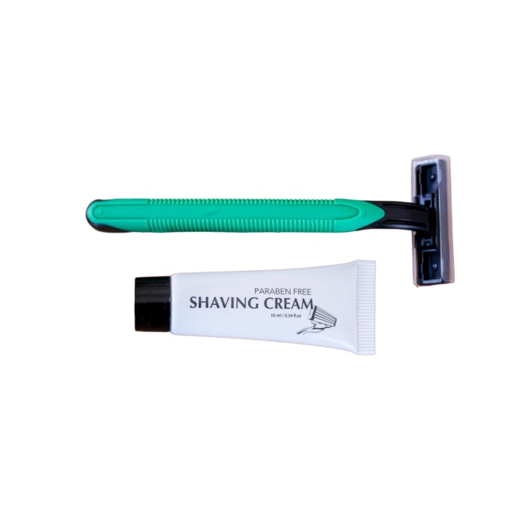 Disposable shaving kit with single-blade razor and 10g shaving cream, designed for hotel guests and travel amenities