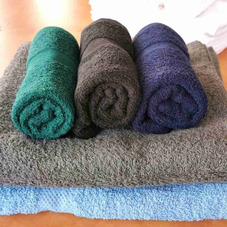 Luxurious Bathing Experience: Colored Spa & Hotel Bath Towel - round multiple colors by CHS coloured soft, comfortable, affordable hotel, RB&B bulk supply wholesale home decorative towels