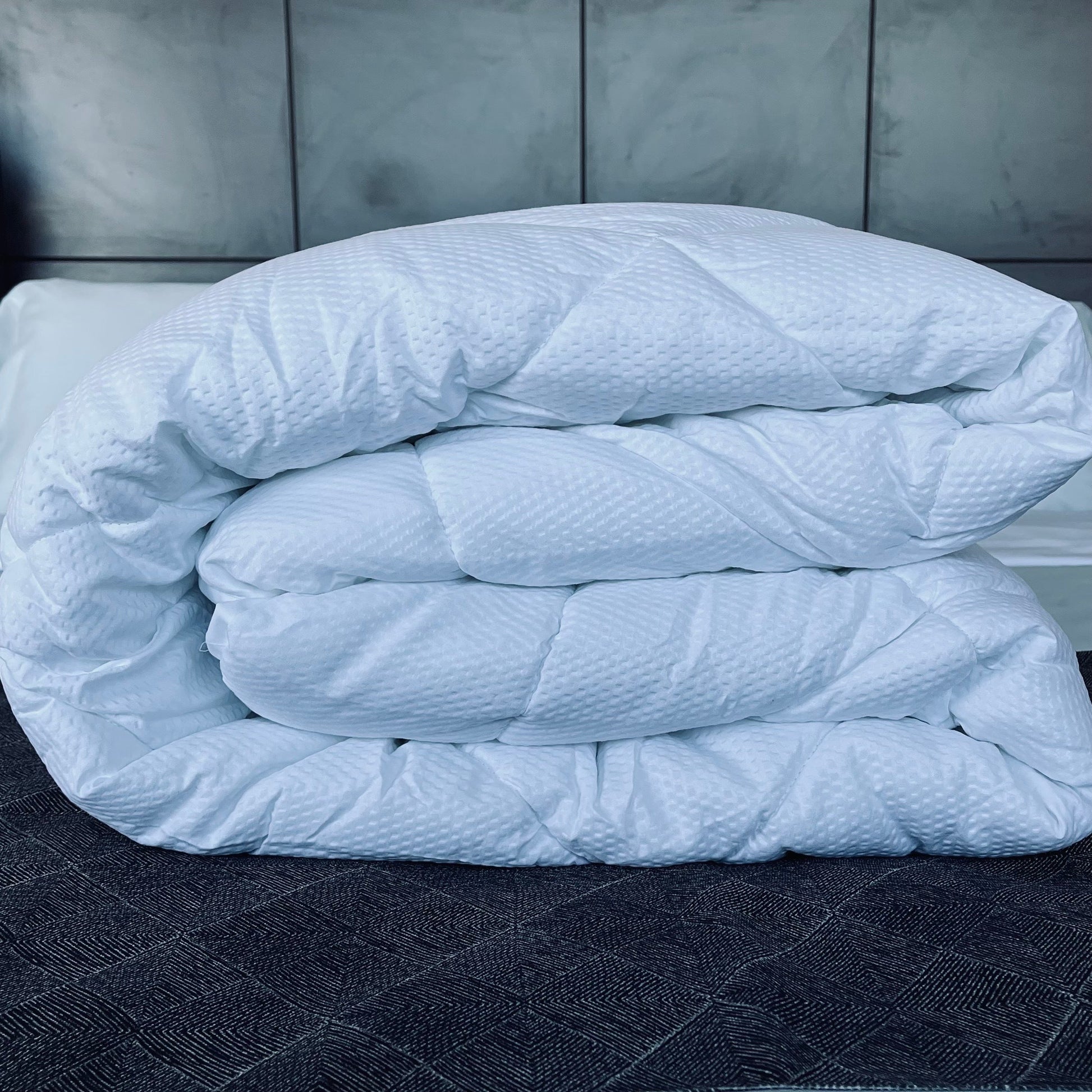 Premium 3D Comfort down Duvet King Size bed- Available at Canadian Hotel Supplies. Order now!