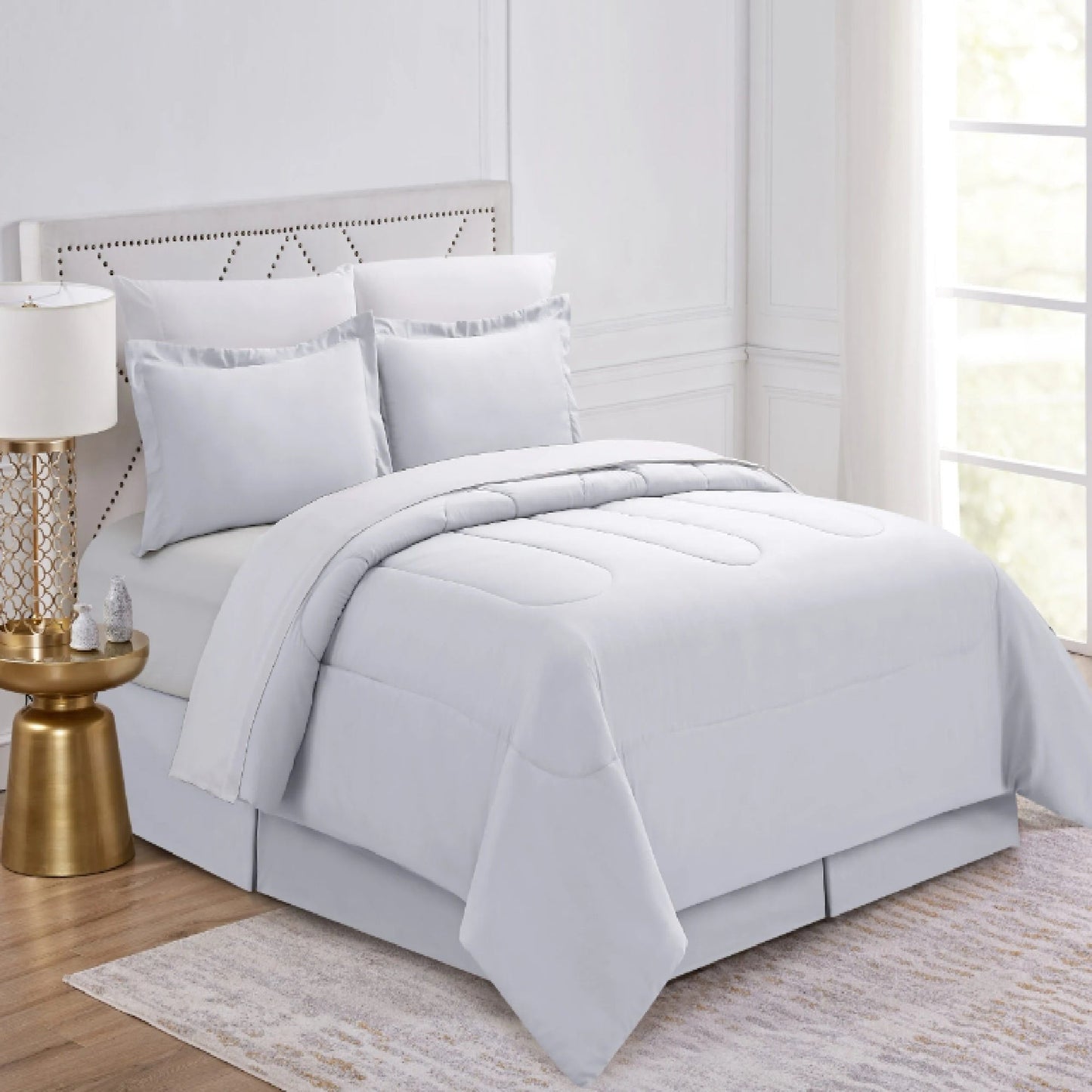 8-piece comforter set for hotels and short-term rentals, coordinated bedding ensemble designed for bulk hospitality use