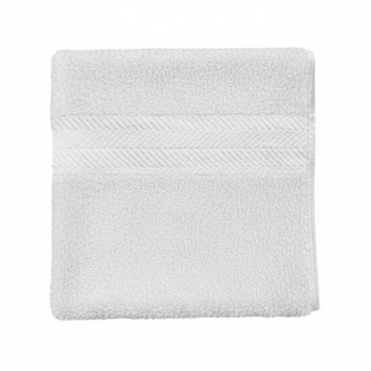 Sustainable cotton hand towels suitable for upscale hospitality environments, combining durability and refined presentation