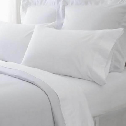 Premium cotton-polyester blend pillowcases for hotels, Airbnb, and motels, ideal for comfort and bulk bedding supply 