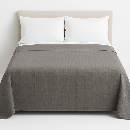 Duvet, soft and warm bedding insert for comfortable sleep, ideal for bedrooms and everyday use