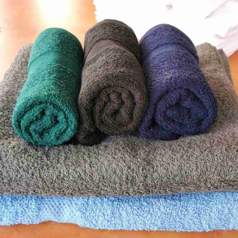 Luxurious Bathing Experience: Colored Spa & Hotel Bath Towel - round multiple colors by CHS