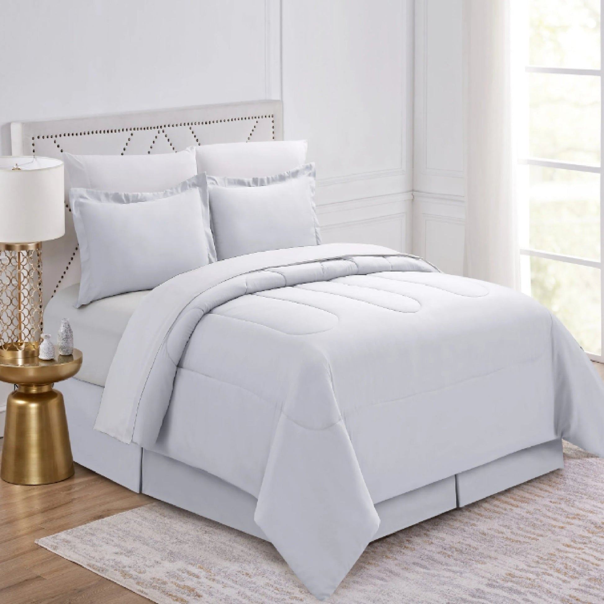 8-piece comforter set for hotels and short-term rentals, coordinated bedding ensemble designed for bulk hospitality use