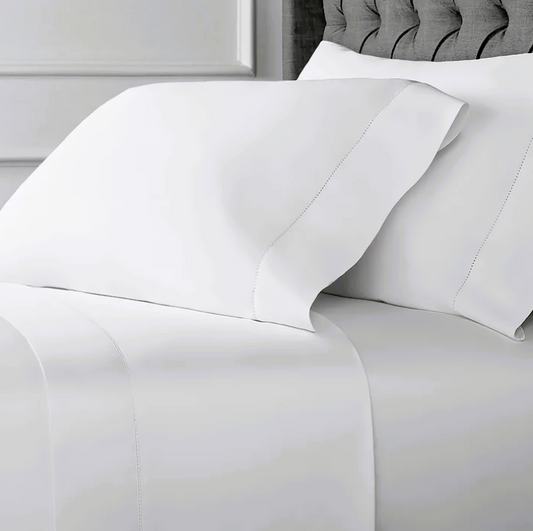 “Ultra‑soft white mcrotech pillowcase, breathable and durable, ideal for hotel beds, Airbnb, and guest-room bedding 